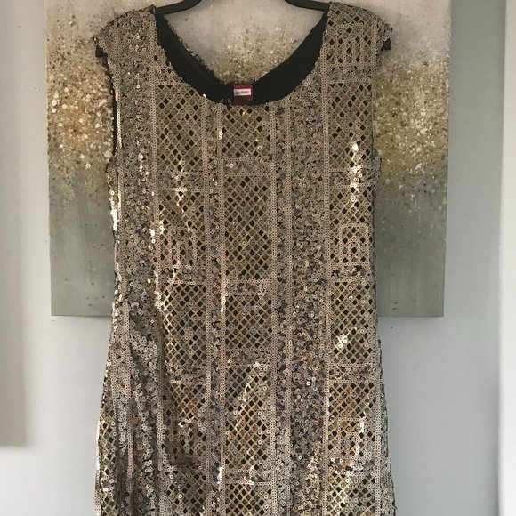 🇮🇹 Save the Queen Sequined Dress (NWT) - Picture 2 of 16